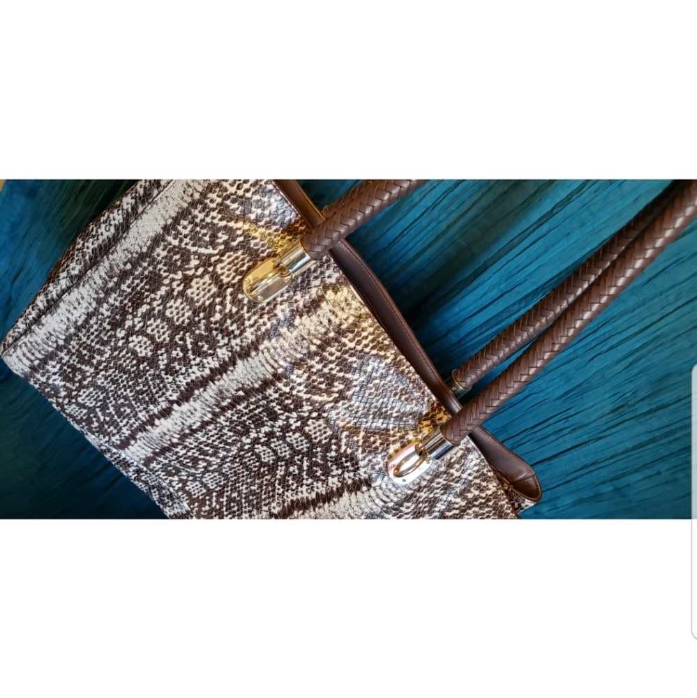 Hand Bag - Picture 5 of 8